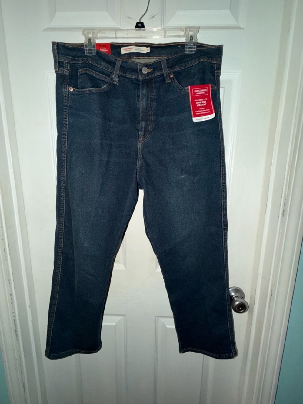 Levi's Women's Blue High Rise Straight-Leg Jeans. Size 16. NWT